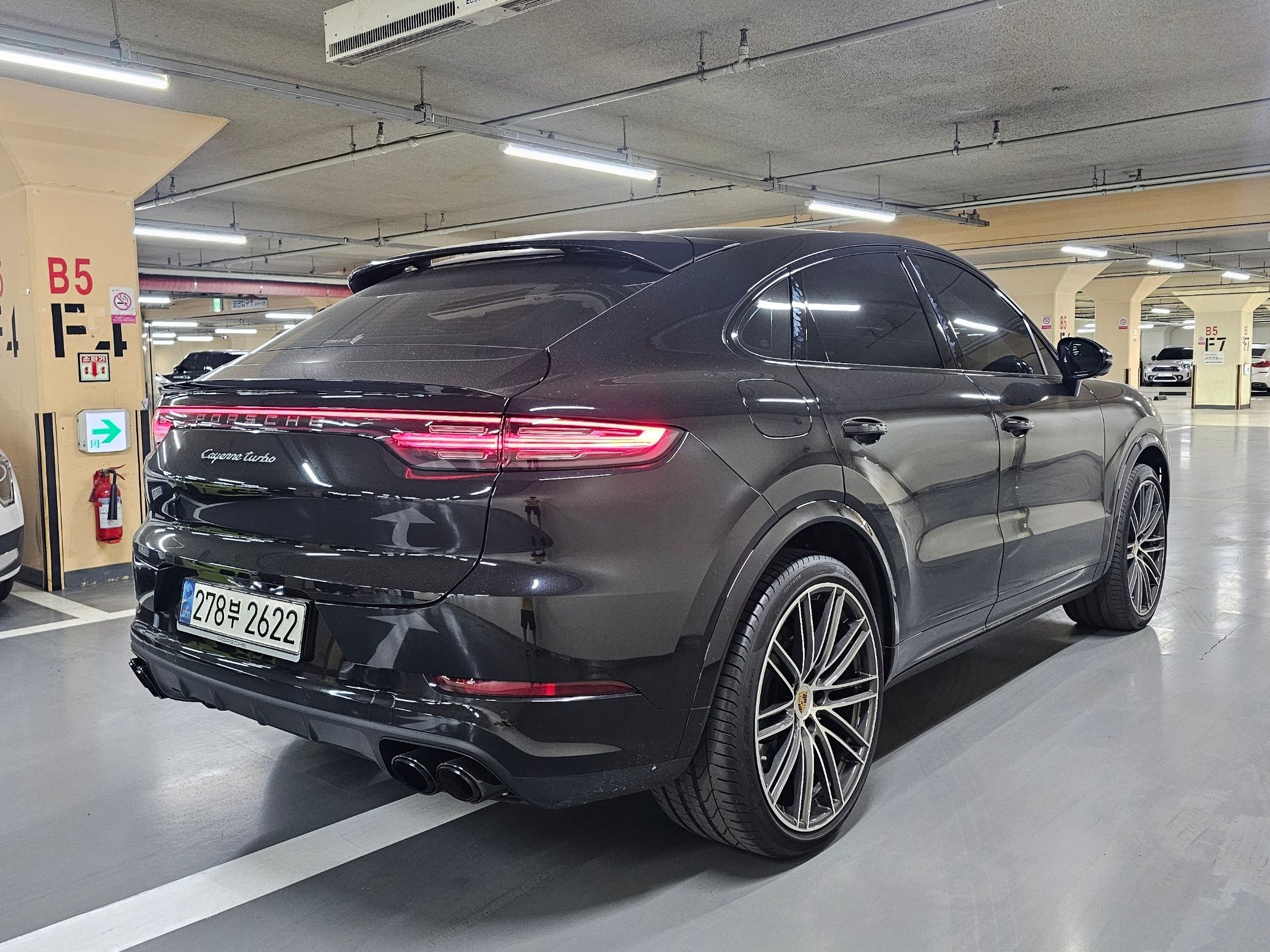 PORSCHE CAYENNE PO536 2022