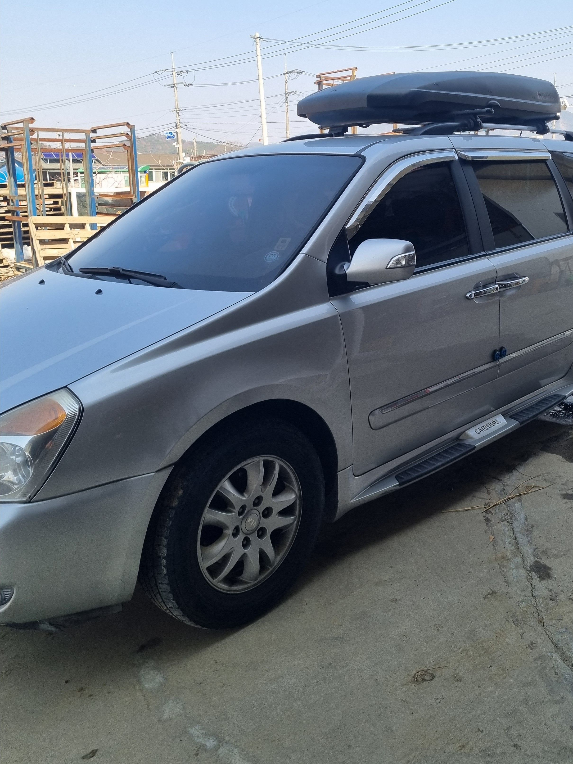 KIA CARNIVAL R 2013