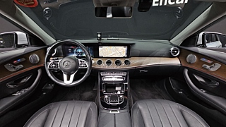 MERCEDES BENZ E-CLASS W213 2019