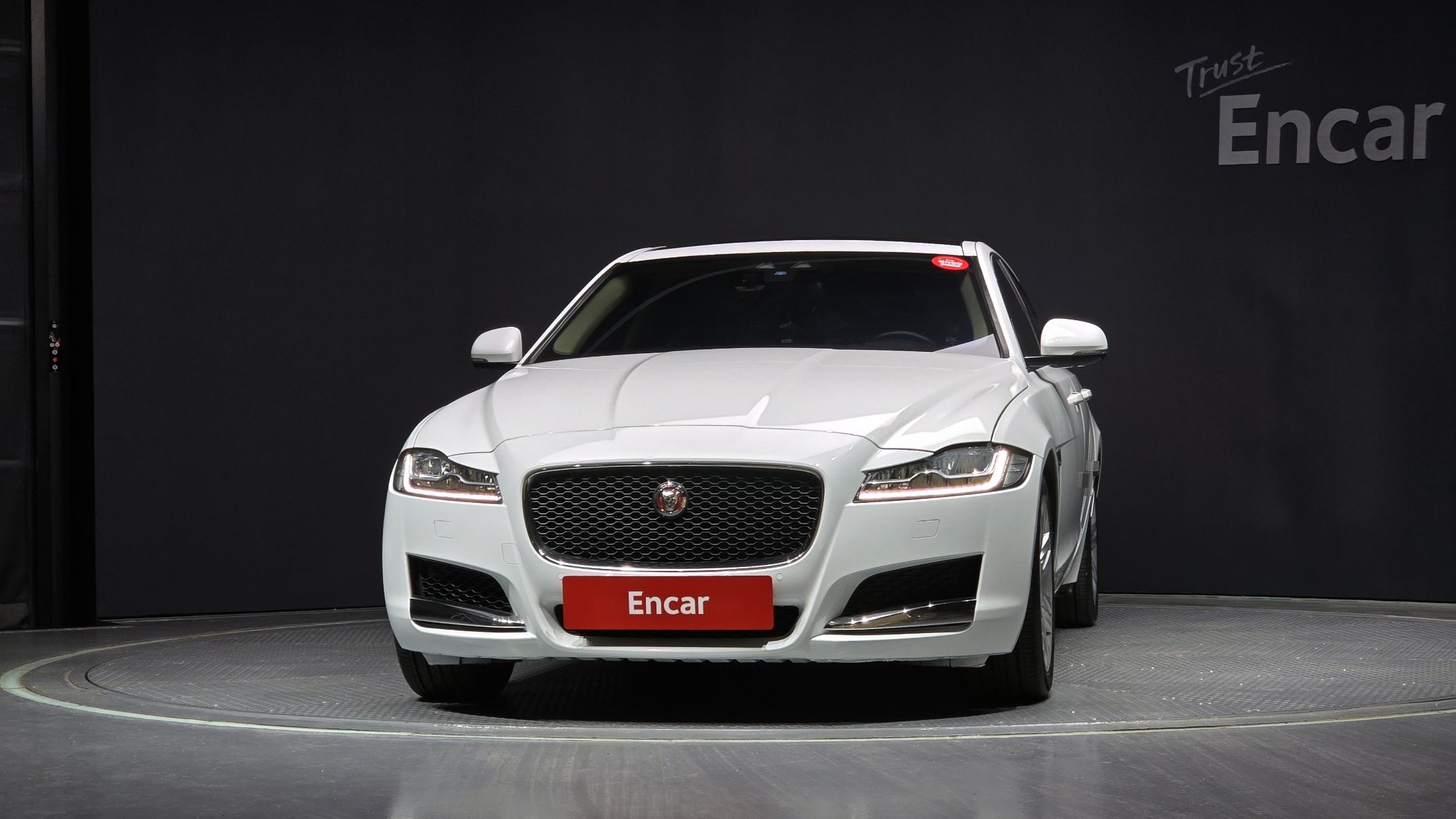 JAGUAR XF X260 2018