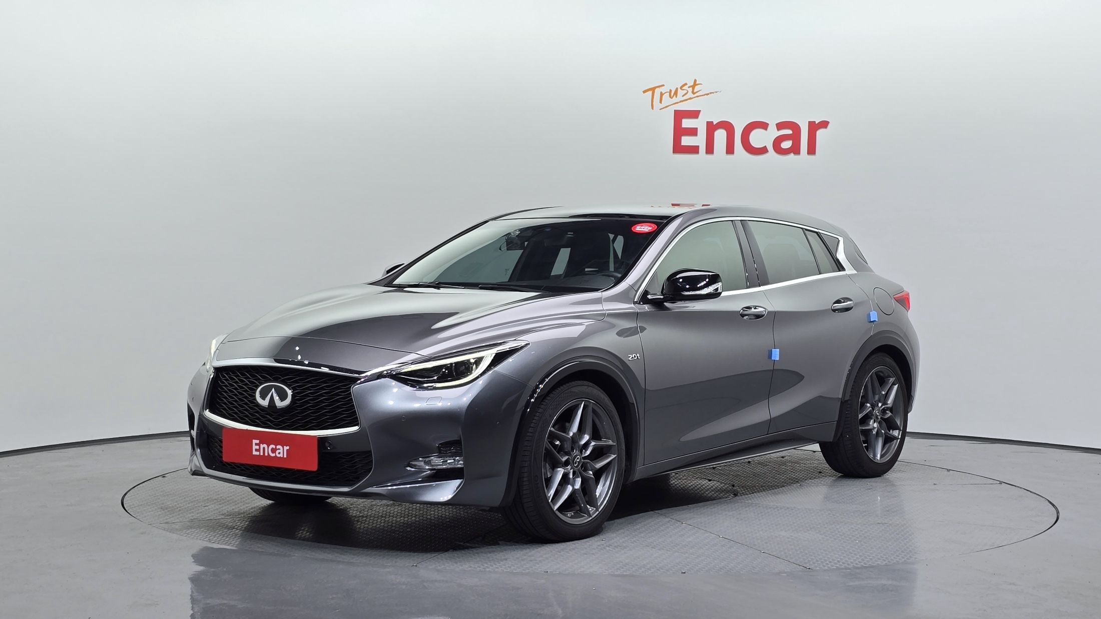 INFINITI Q30