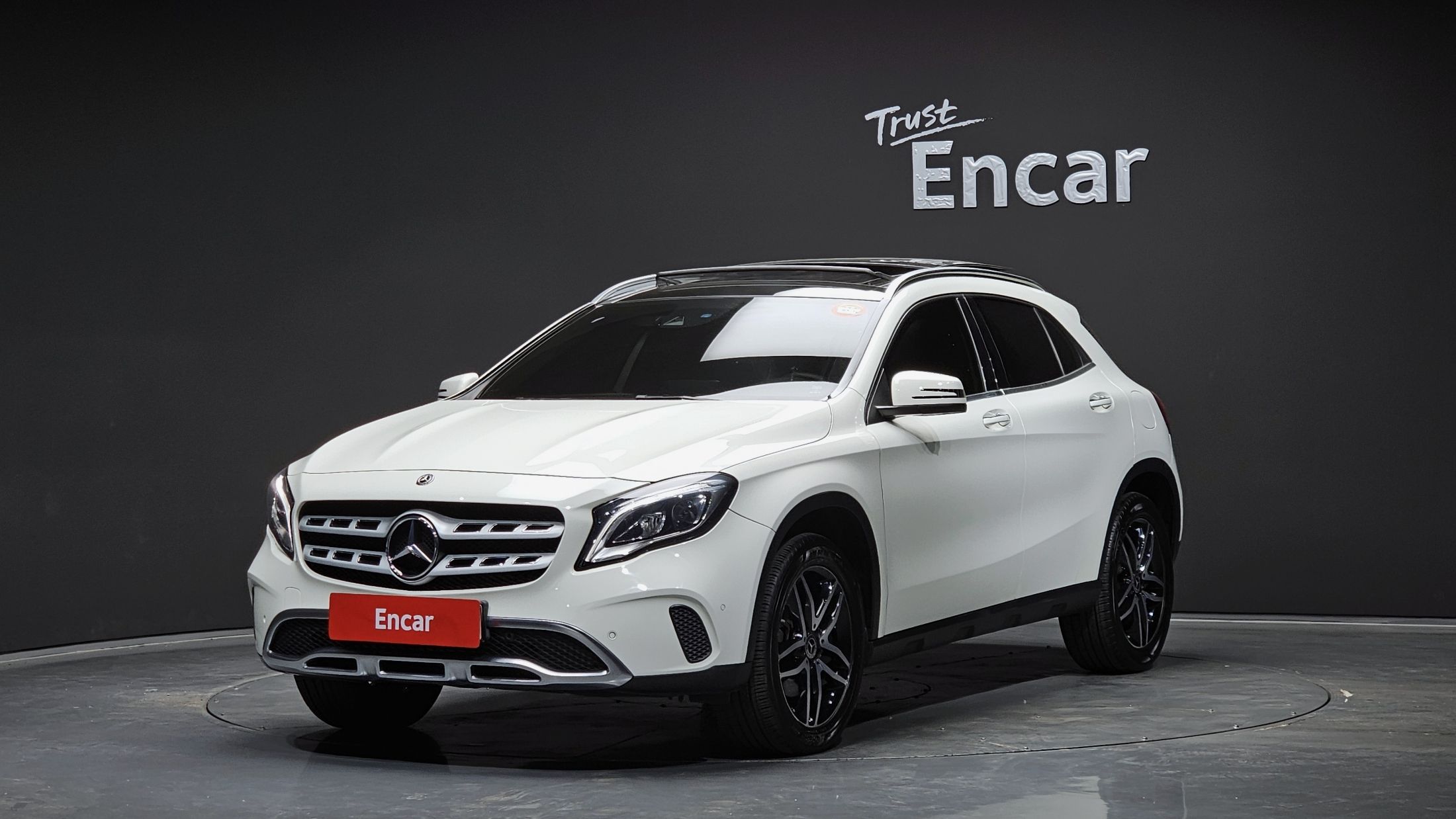 MERCEDES BENZ GLA-CLASS X156 2017