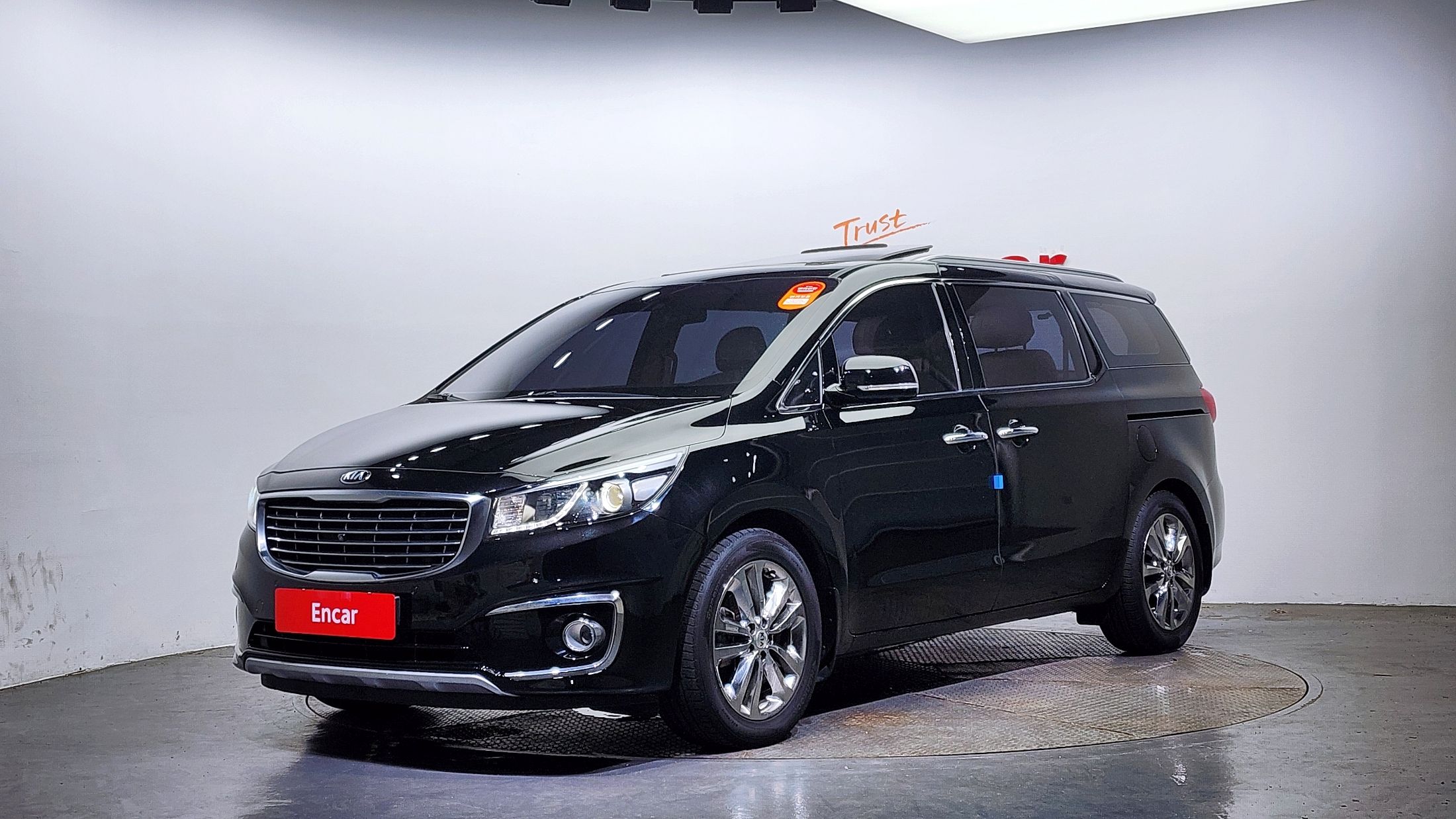 KIA CARNIVAL 2016