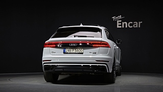 AUDI Q8 4M 2023