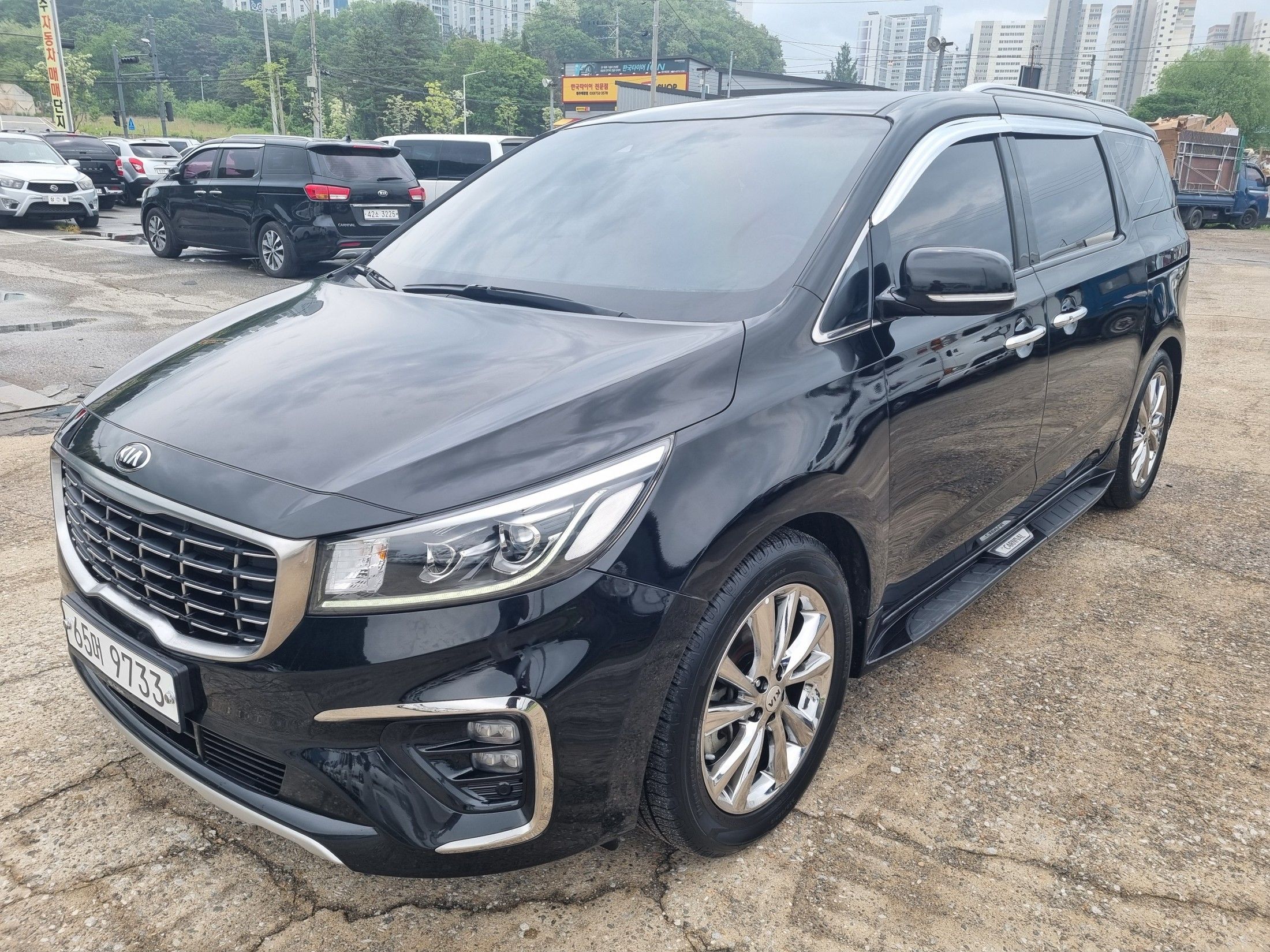 KIA CARNIVAL