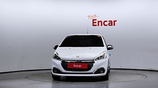 PEUGEOT 208 2018