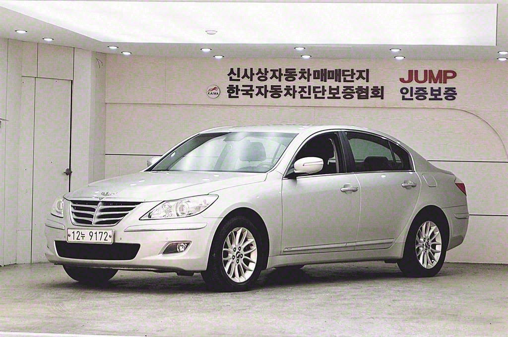 HYUNDAI GENESIS