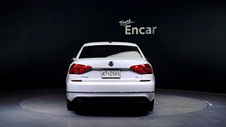 VOLKSWAGEN PASSAT 2016