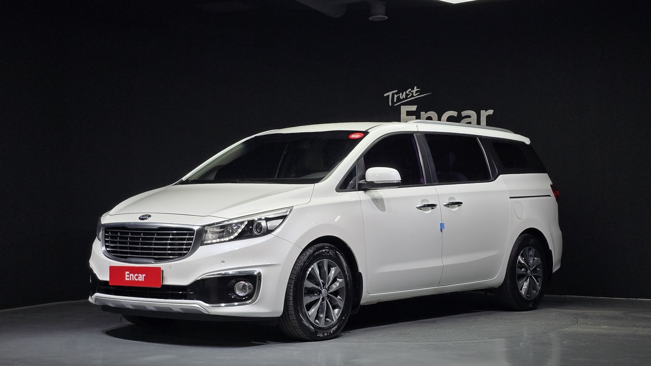 KIA CARNIVAL 2016