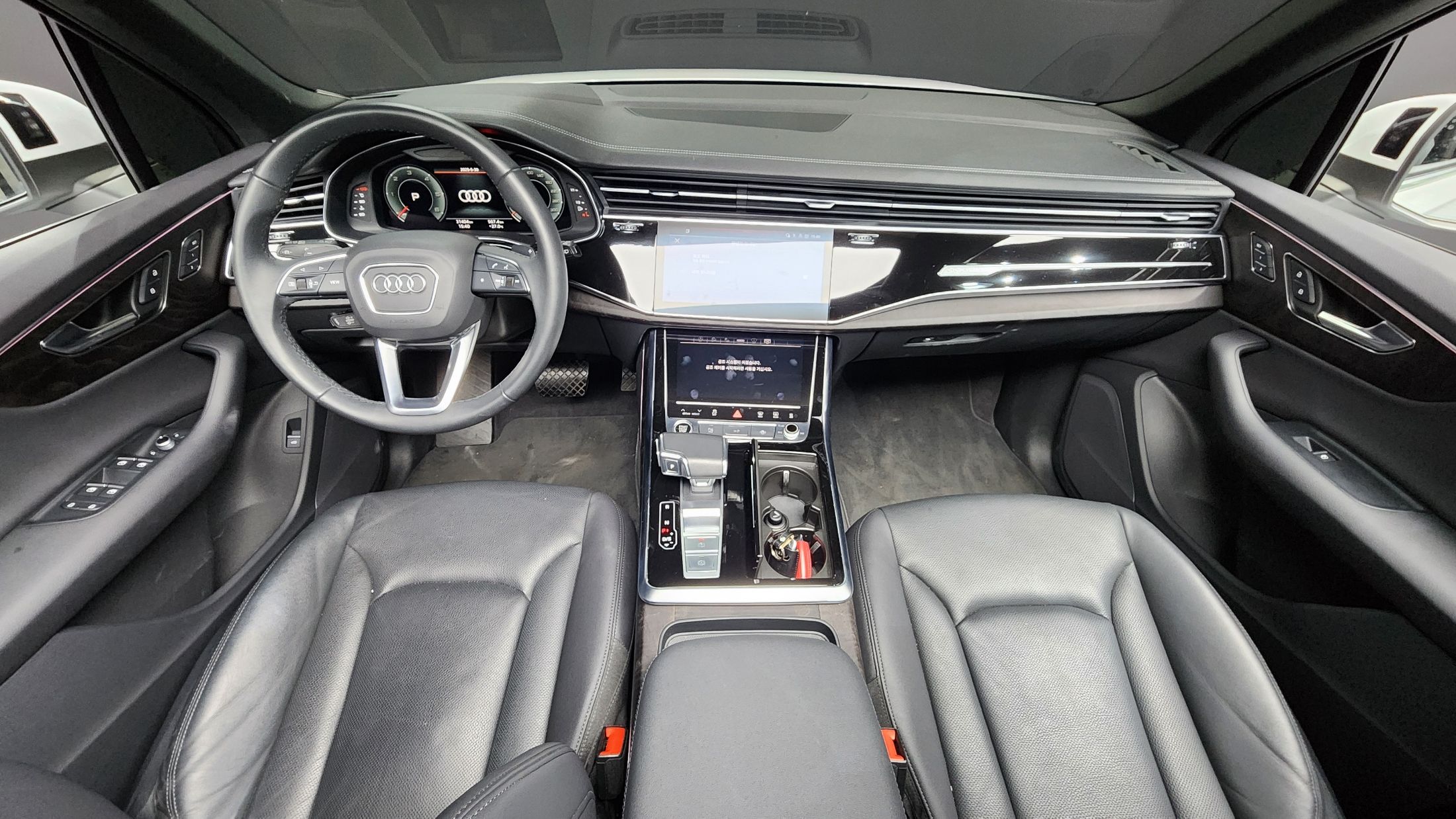 AUDI Q7 4M