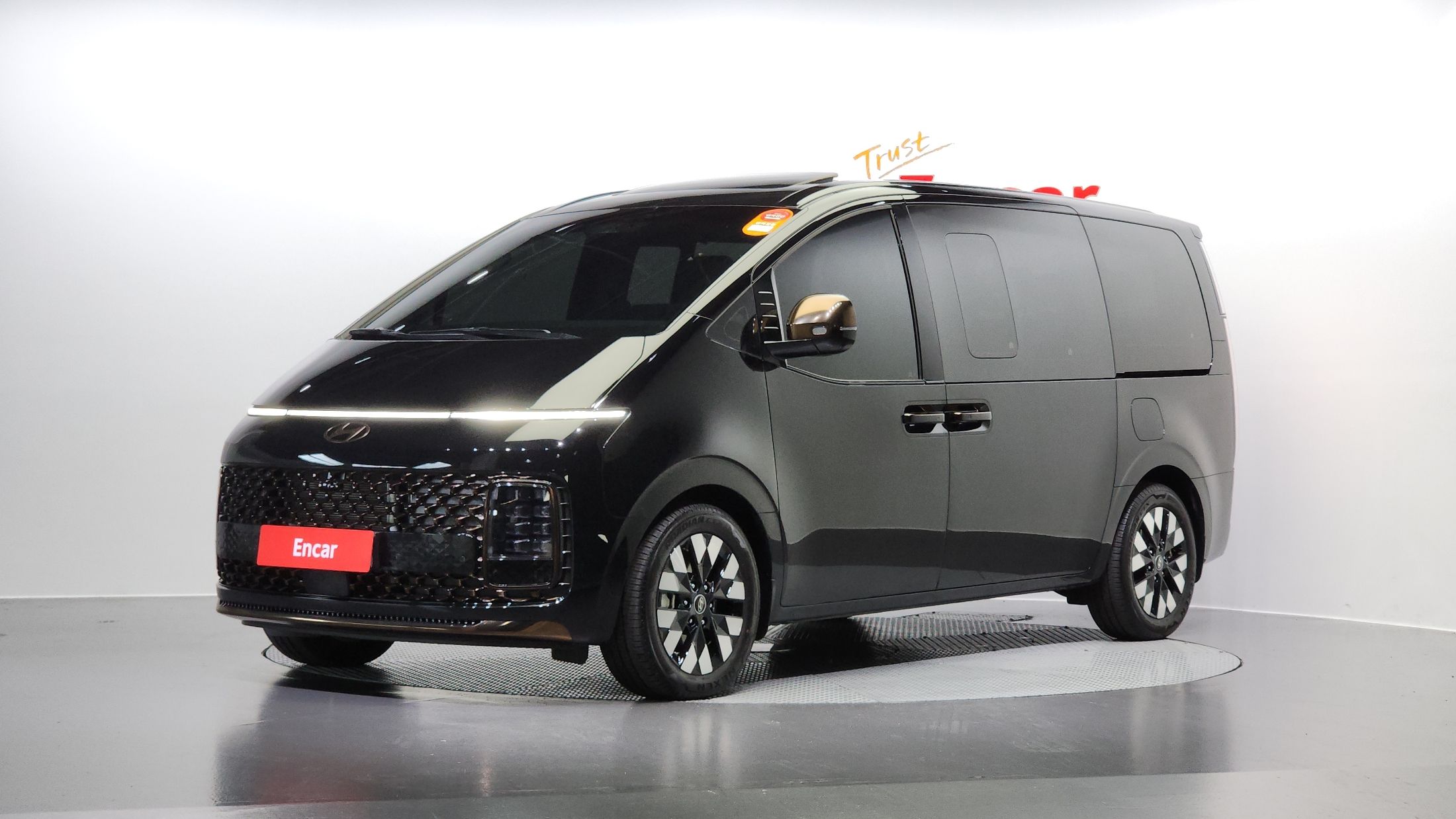 HYUNDAI STARIA 2024