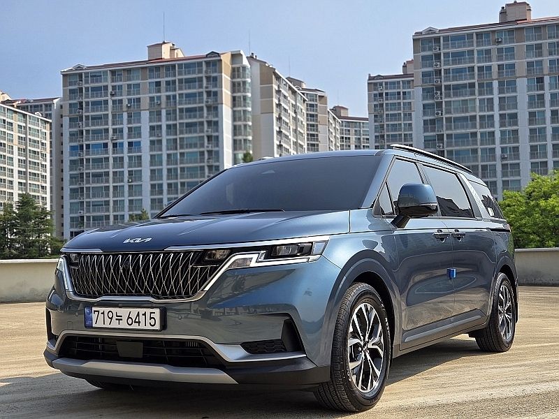 KIA CARNIVAL 2023