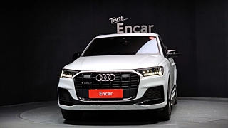 AUDI Q7 4M 2023