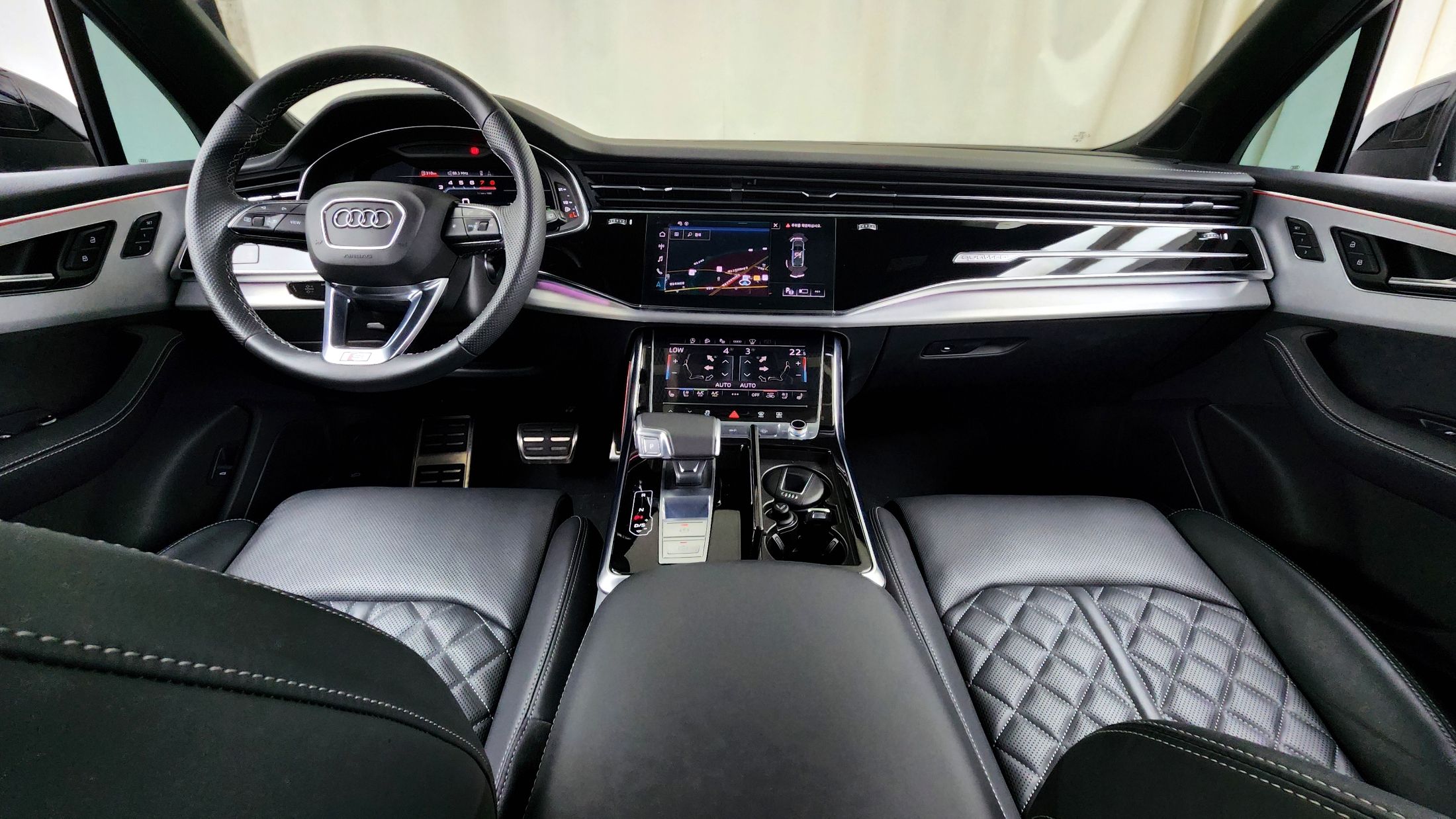 AUDI Q7 4M 2023