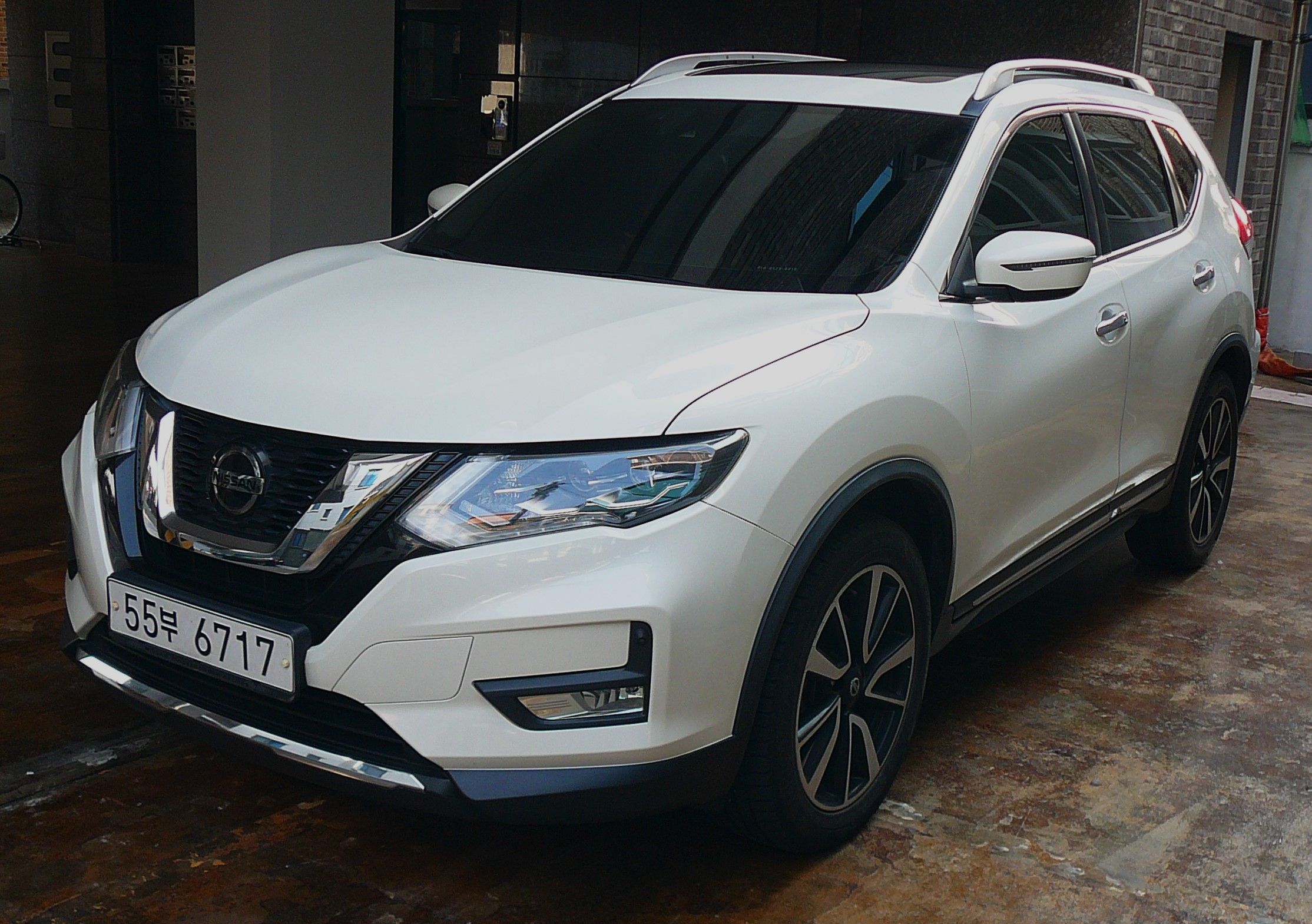 NISSAN X-TRAIL