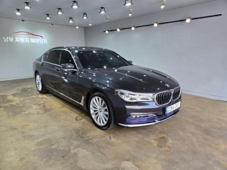 BMW 7-SERIES G11 2016