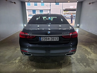 BMW 7-SERIES G11 2016