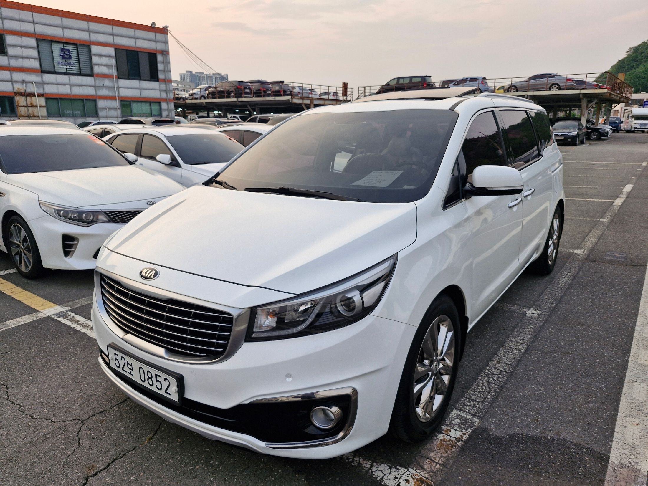 KIA CARNIVAL 2016