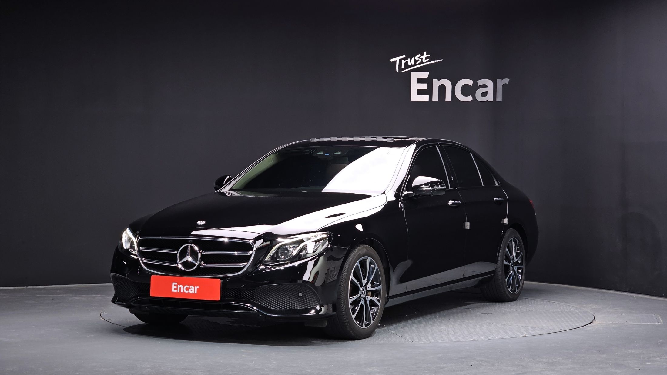 MERCEDES BENZ E-CLASS W213 2017