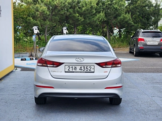 HYUNDAI AVANTE AD 2017