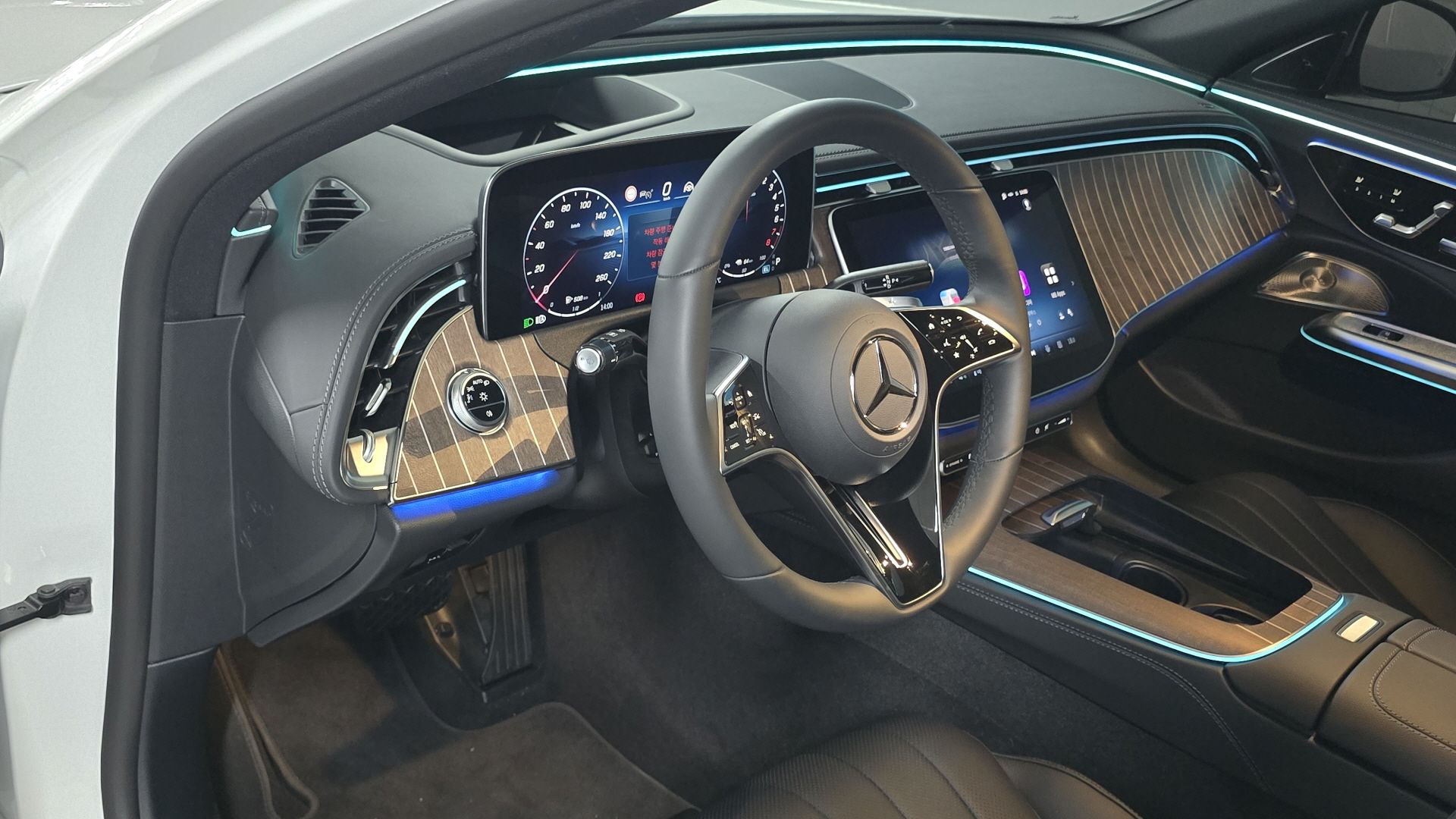 MERCEDES BENZ E-CLASS W214