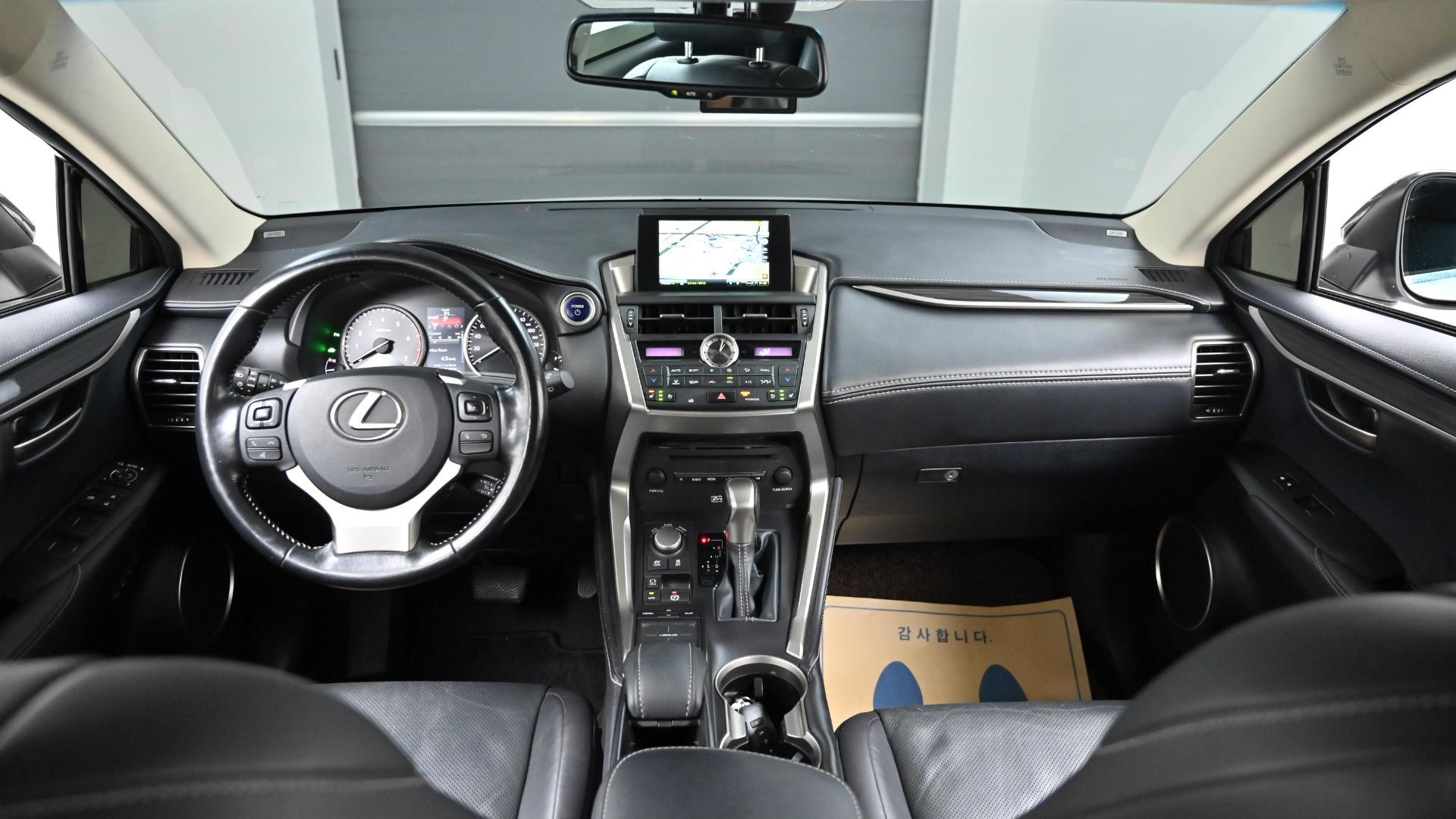 LEXUS NX300H 2017