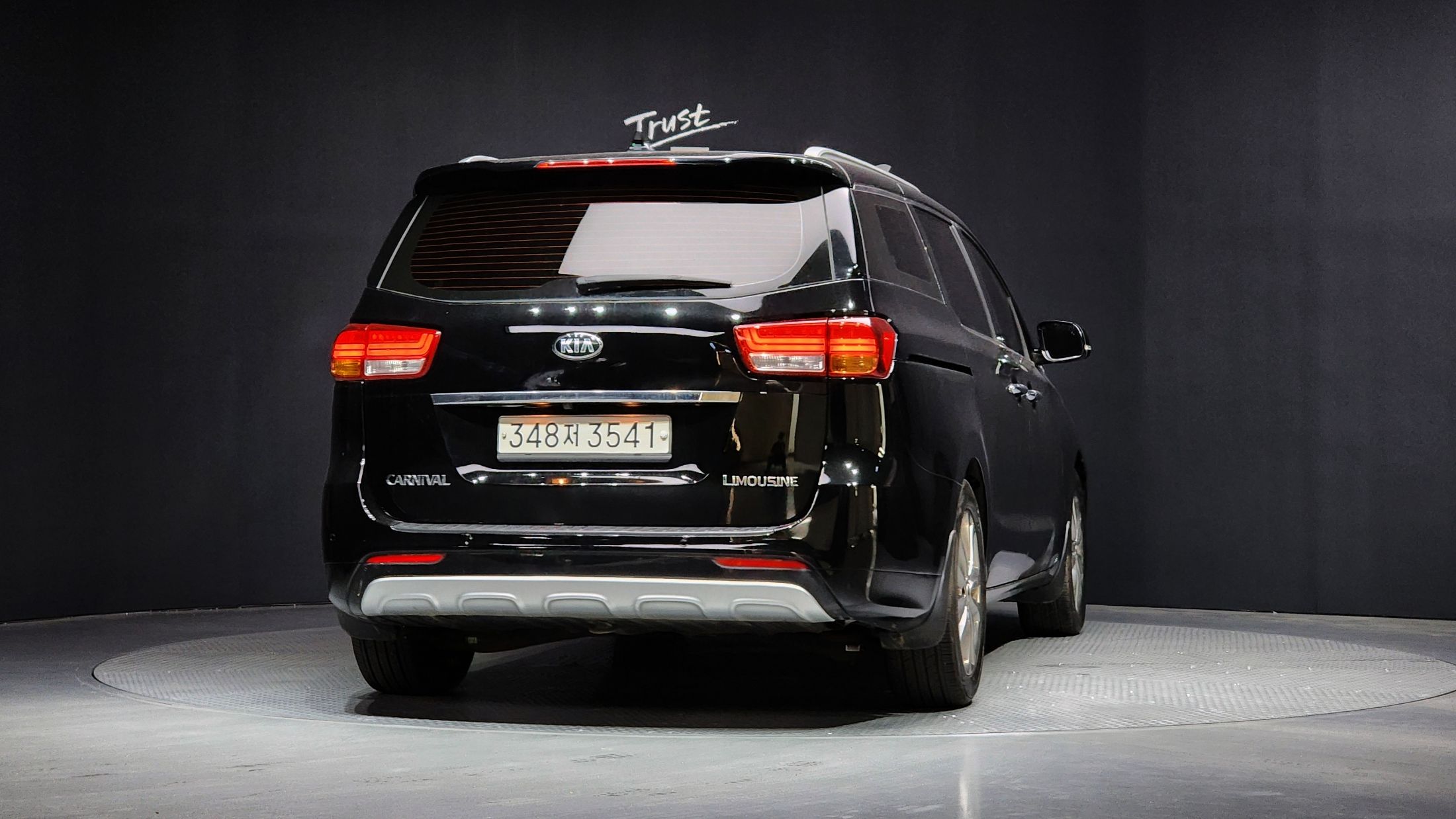 KIA CARNIVAL 2017