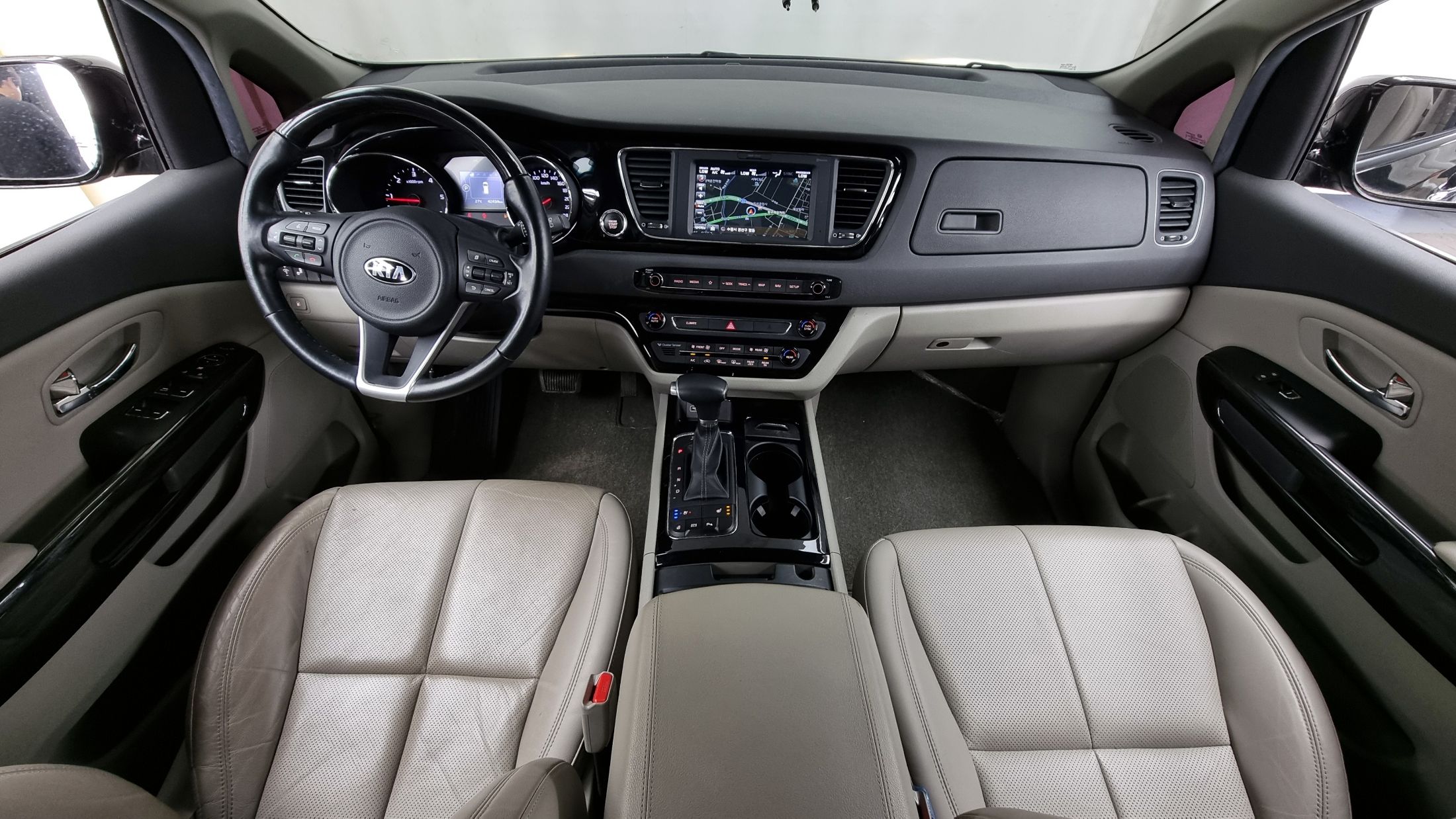 KIA CARNIVAL 2017