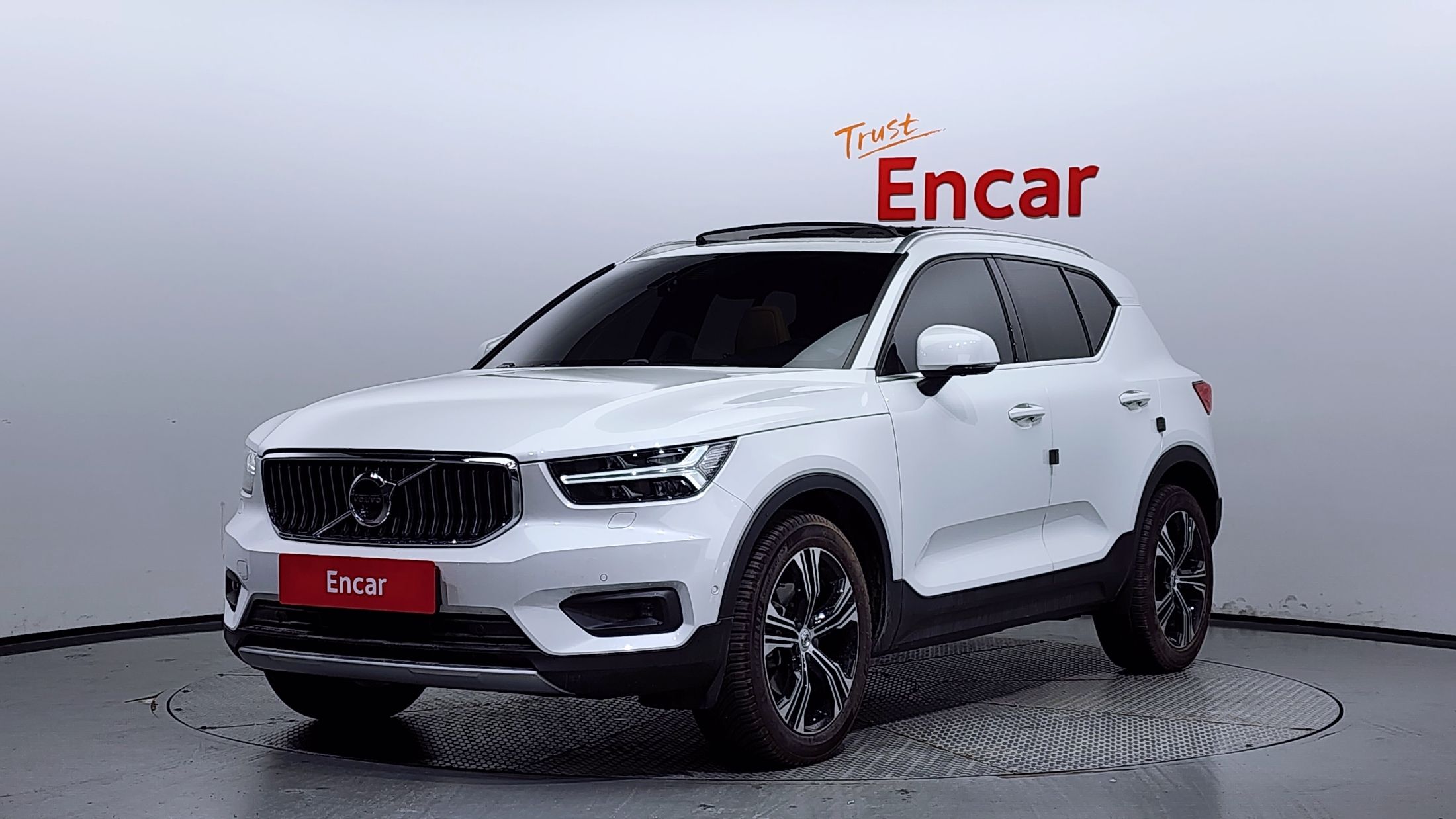 VOLVO XC40 2019