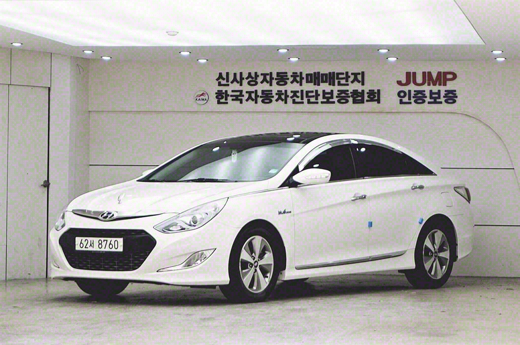 HYUNDAI SONATA HYBRID