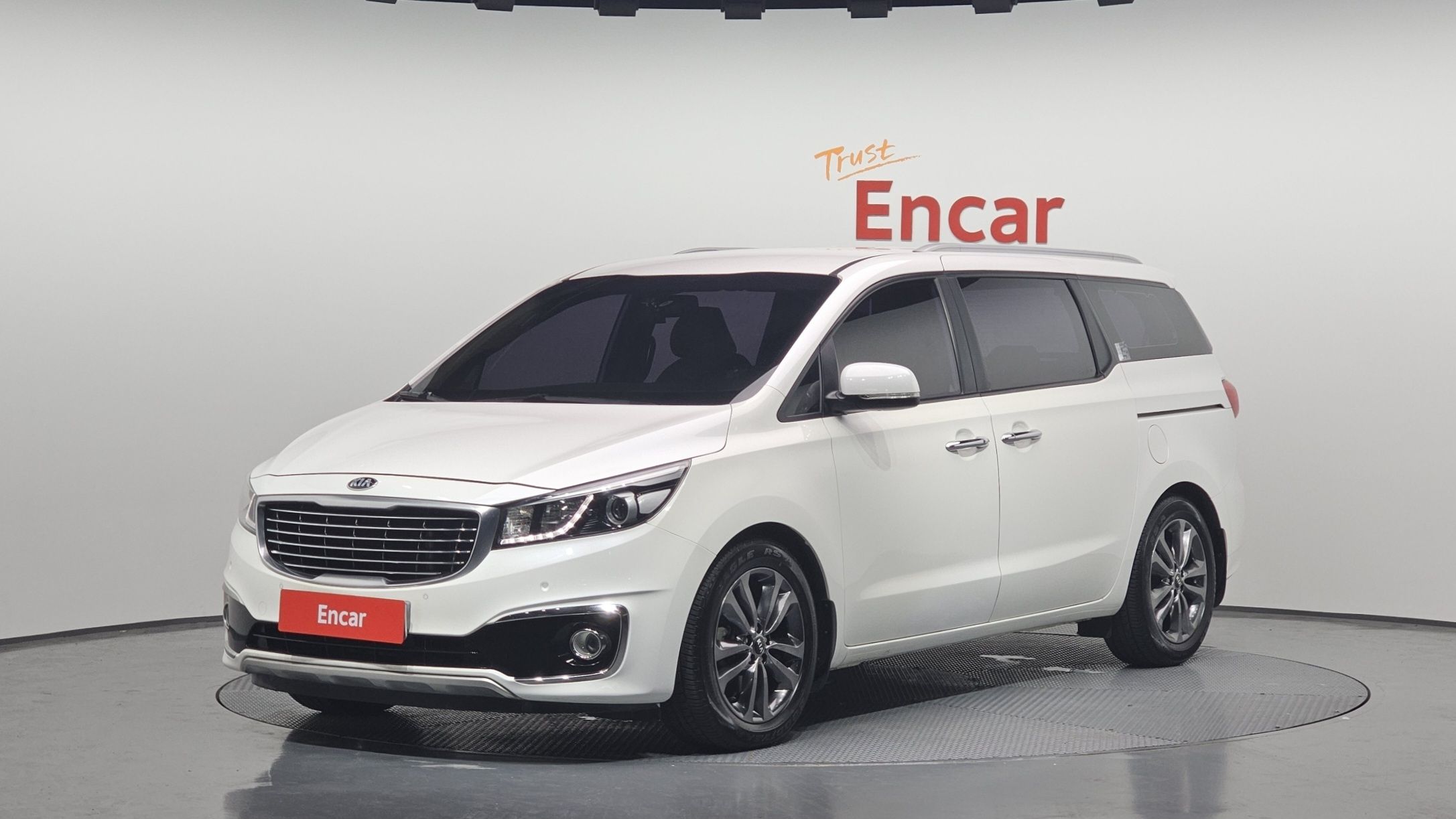KIA CARNIVAL 2015