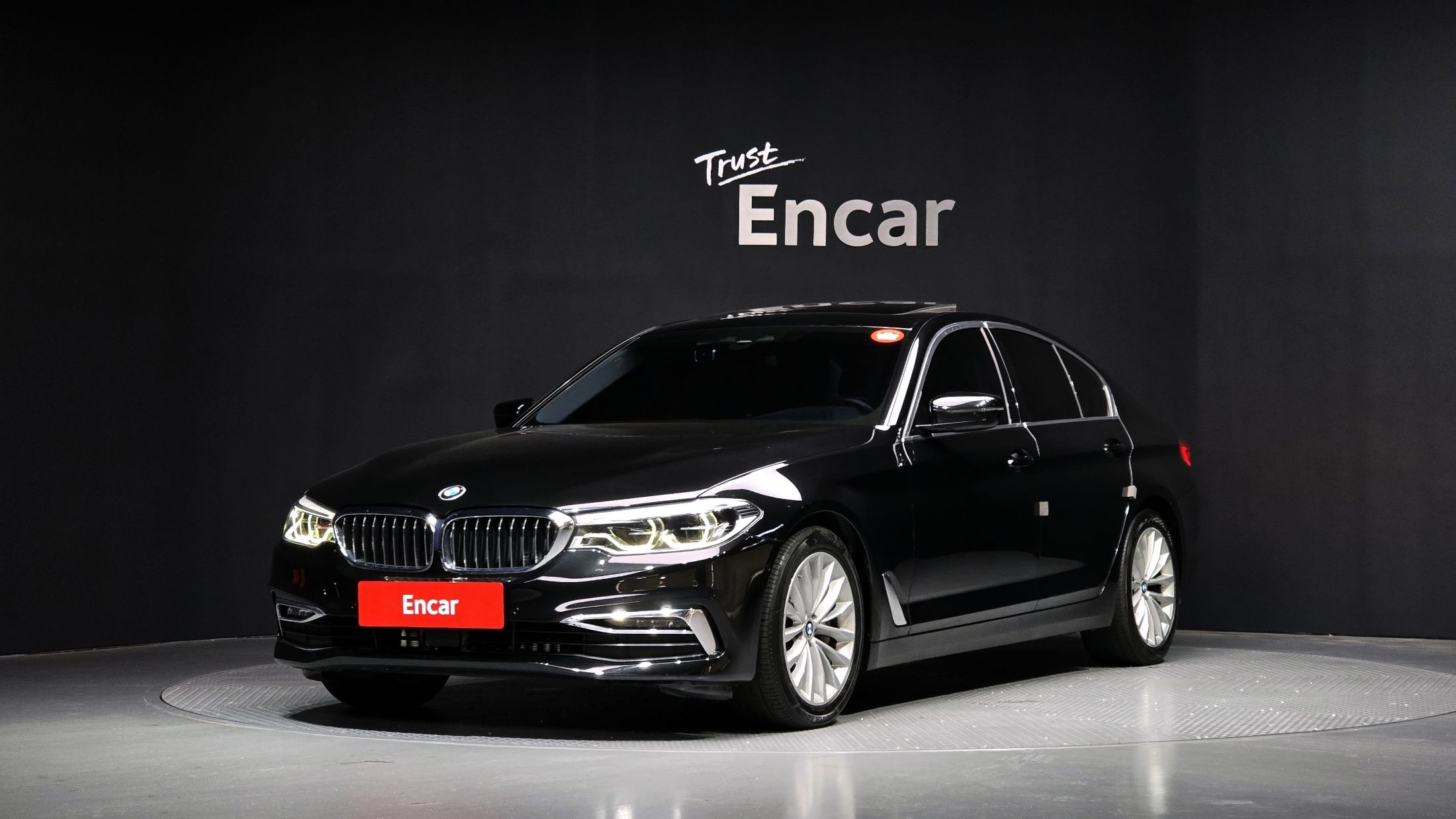 BMW 5-SERIES G30 2019