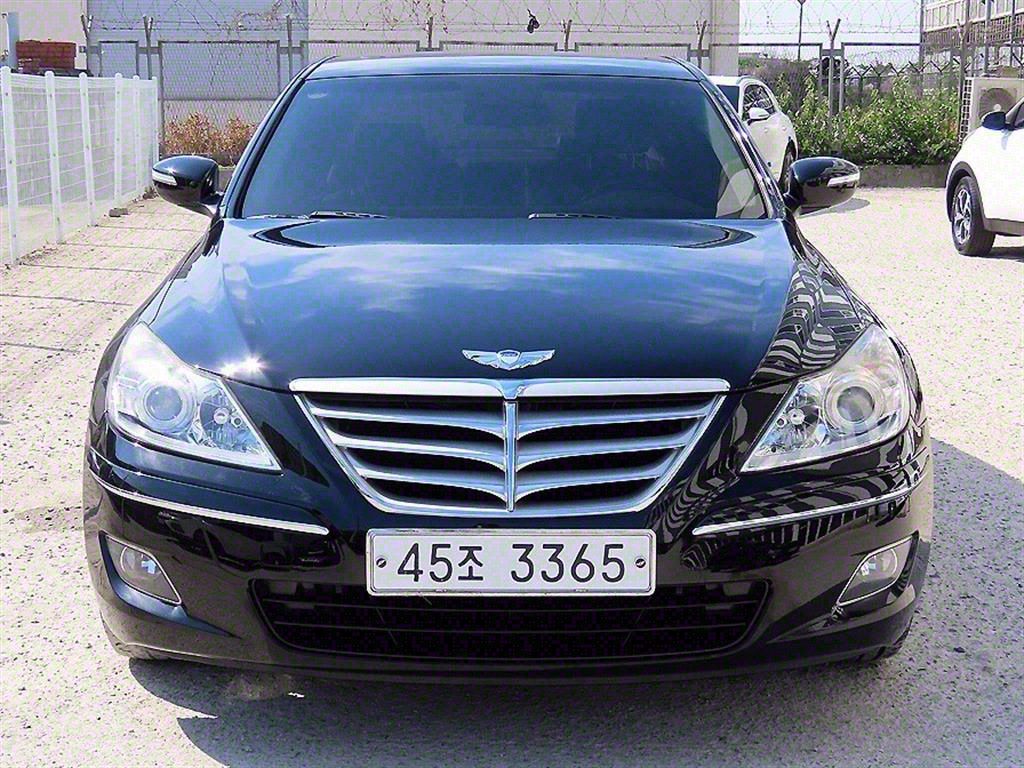 HYUNDAI GENESIS