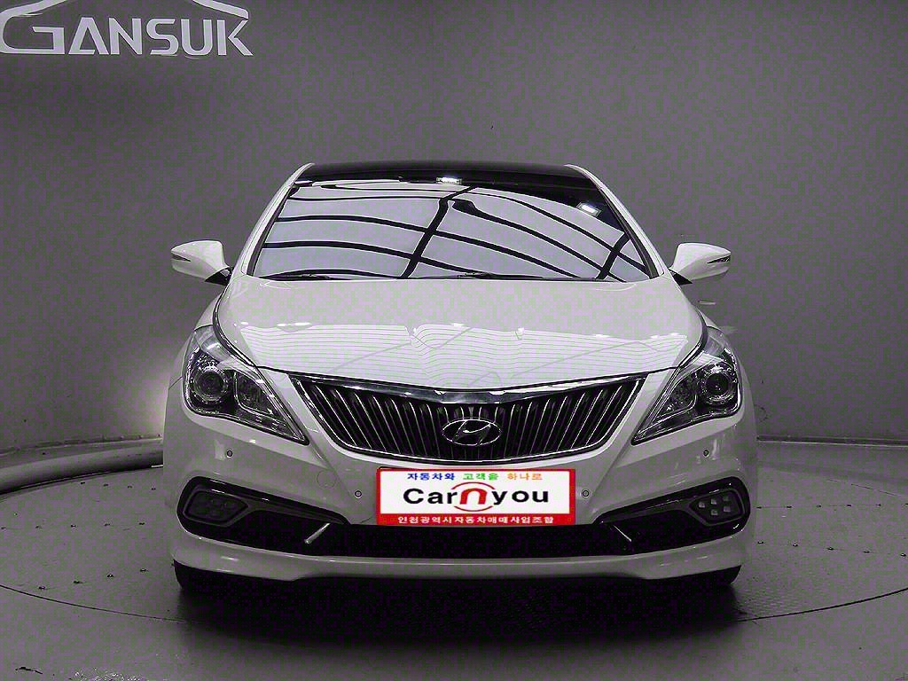 HYUNDAI GRANDEUR HG 2015