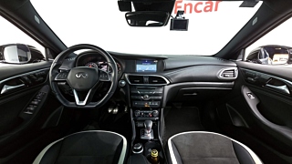 INFINITI Q30 2017