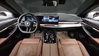 BMW 5-SERIES G60 2023