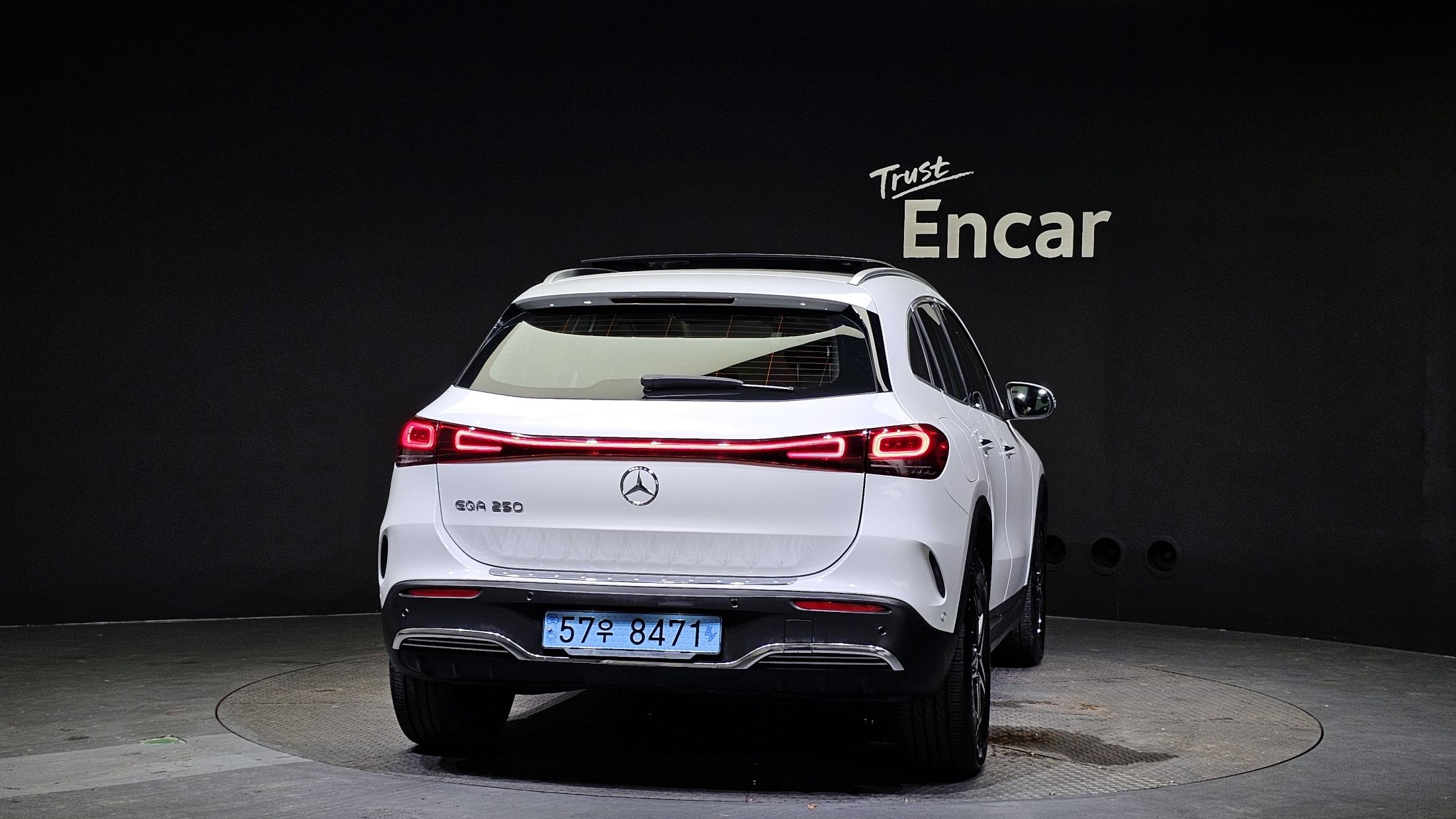 MERCEDES BENZ EQA H243