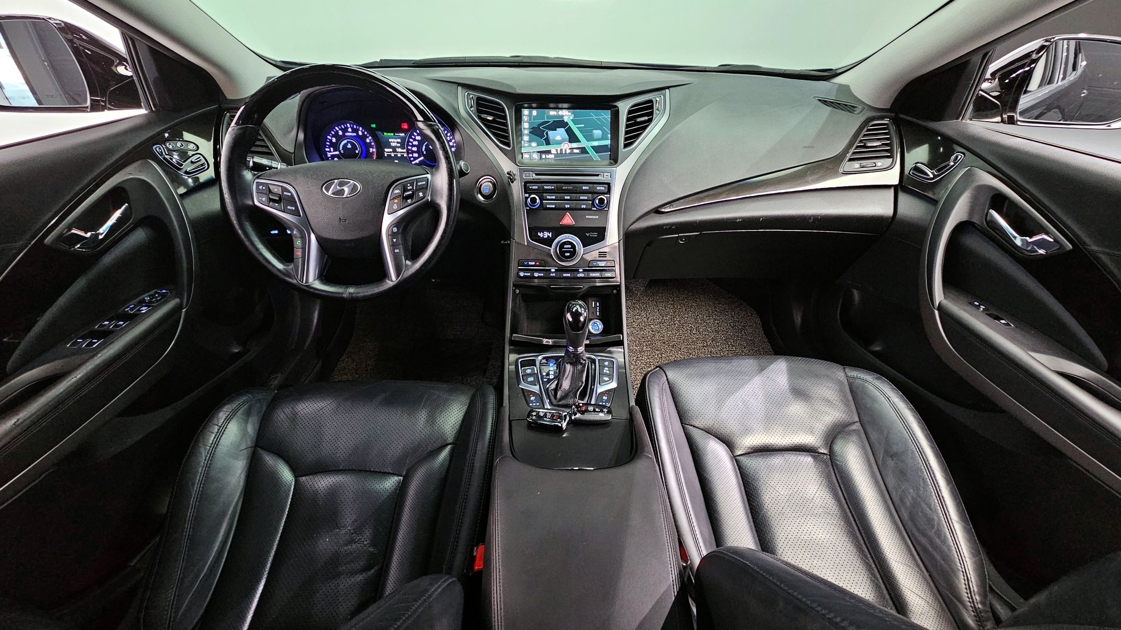 HYUNDAI GRANDEUR HG 2014