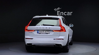 VOLVO XC60 2021