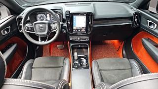 VOLVO XC40 2019