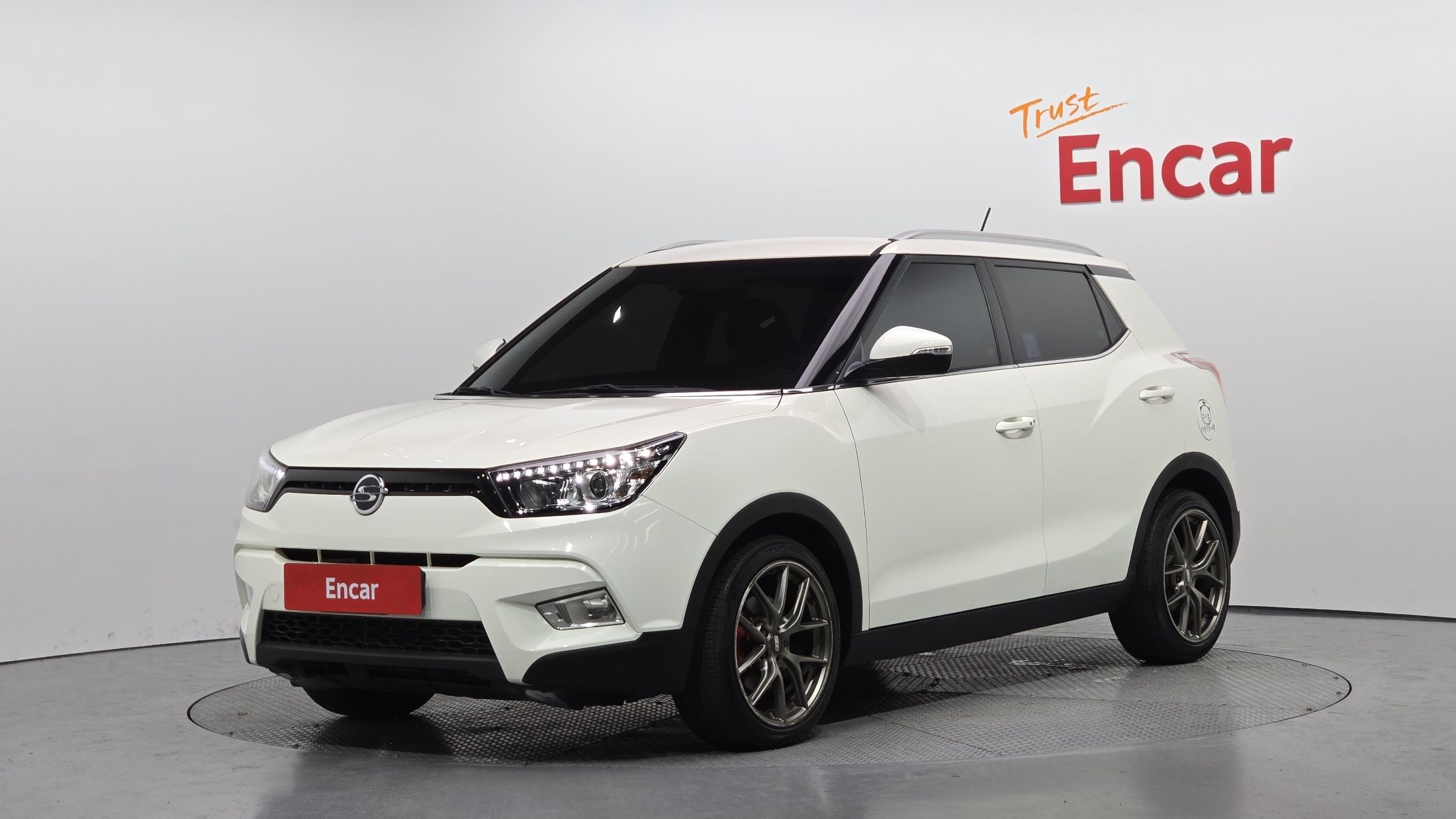 SSANGYONG TIVOLI 2015