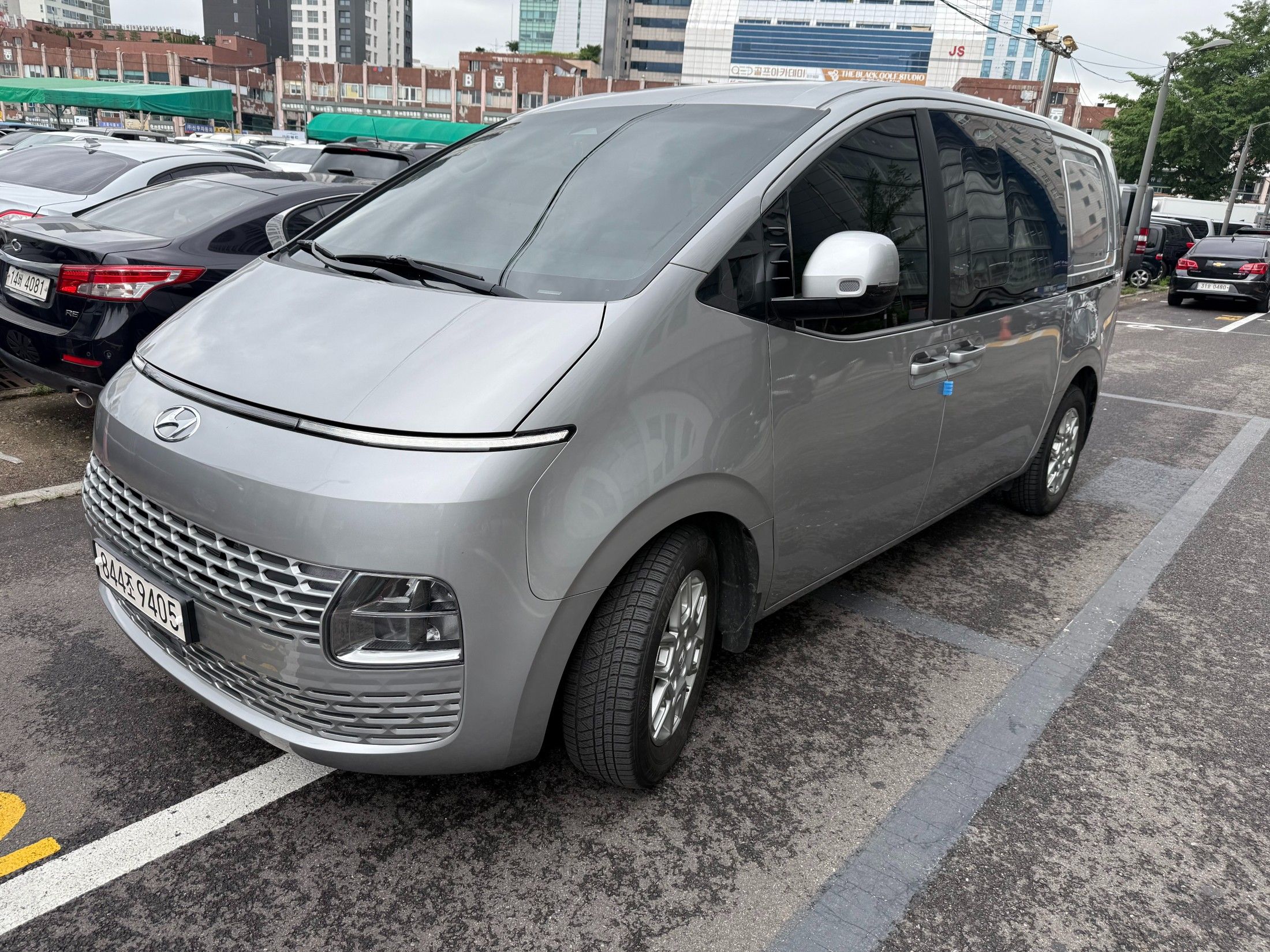 HYUNDAI STARIA 2023