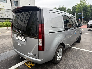 HYUNDAI STARIA 2023