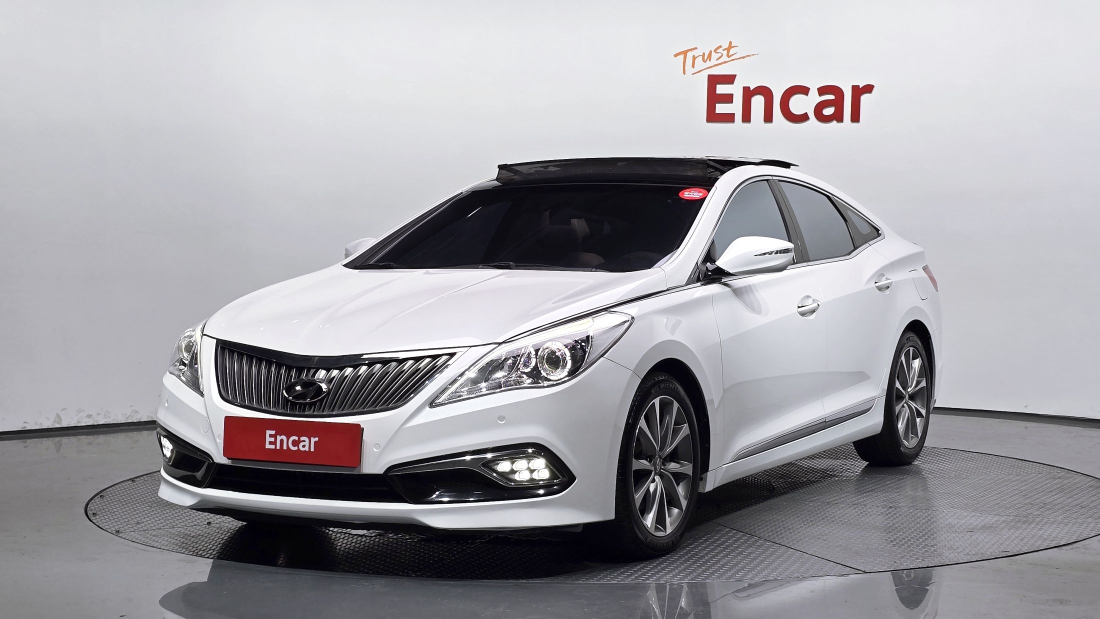 HYUNDAI GRANDEUR HG 2016