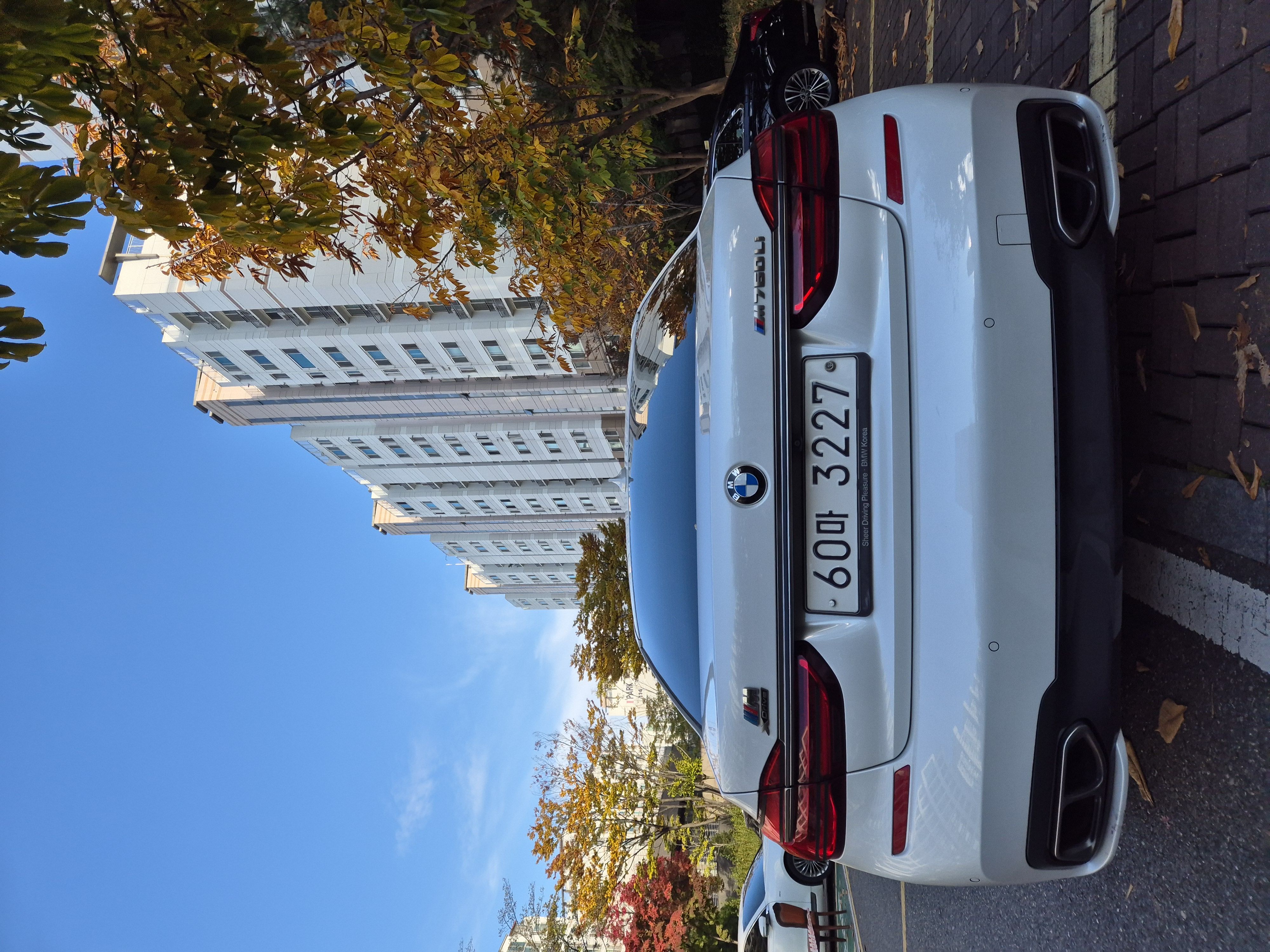 BMW 7-SERIES G11 2017