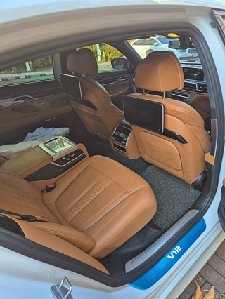 BMW 7-SERIES G11 2017