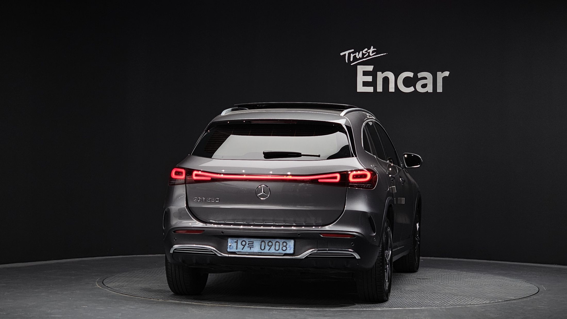 MERCEDES BENZ EQA H243
