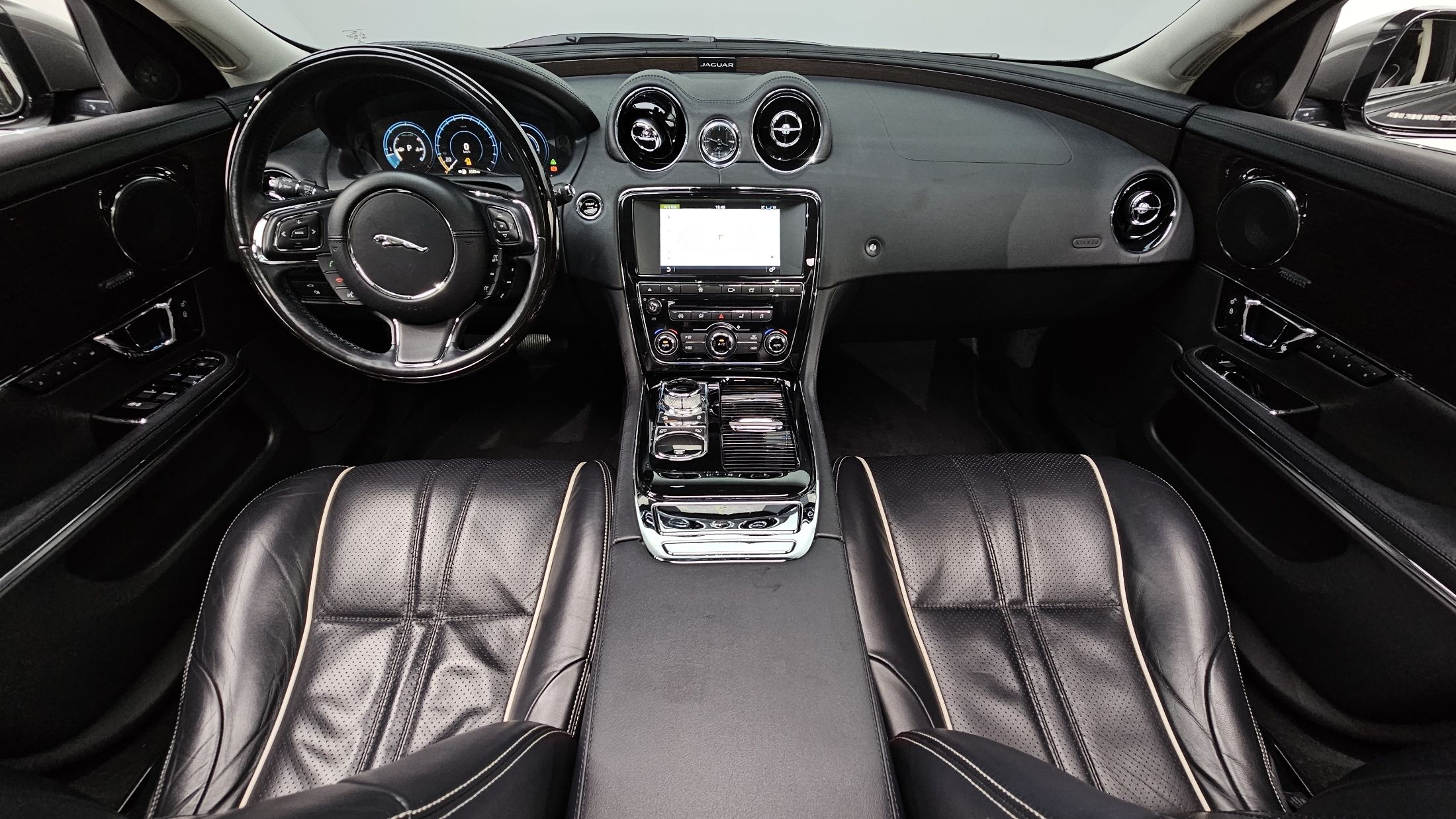 JAGUAR XJ 2017