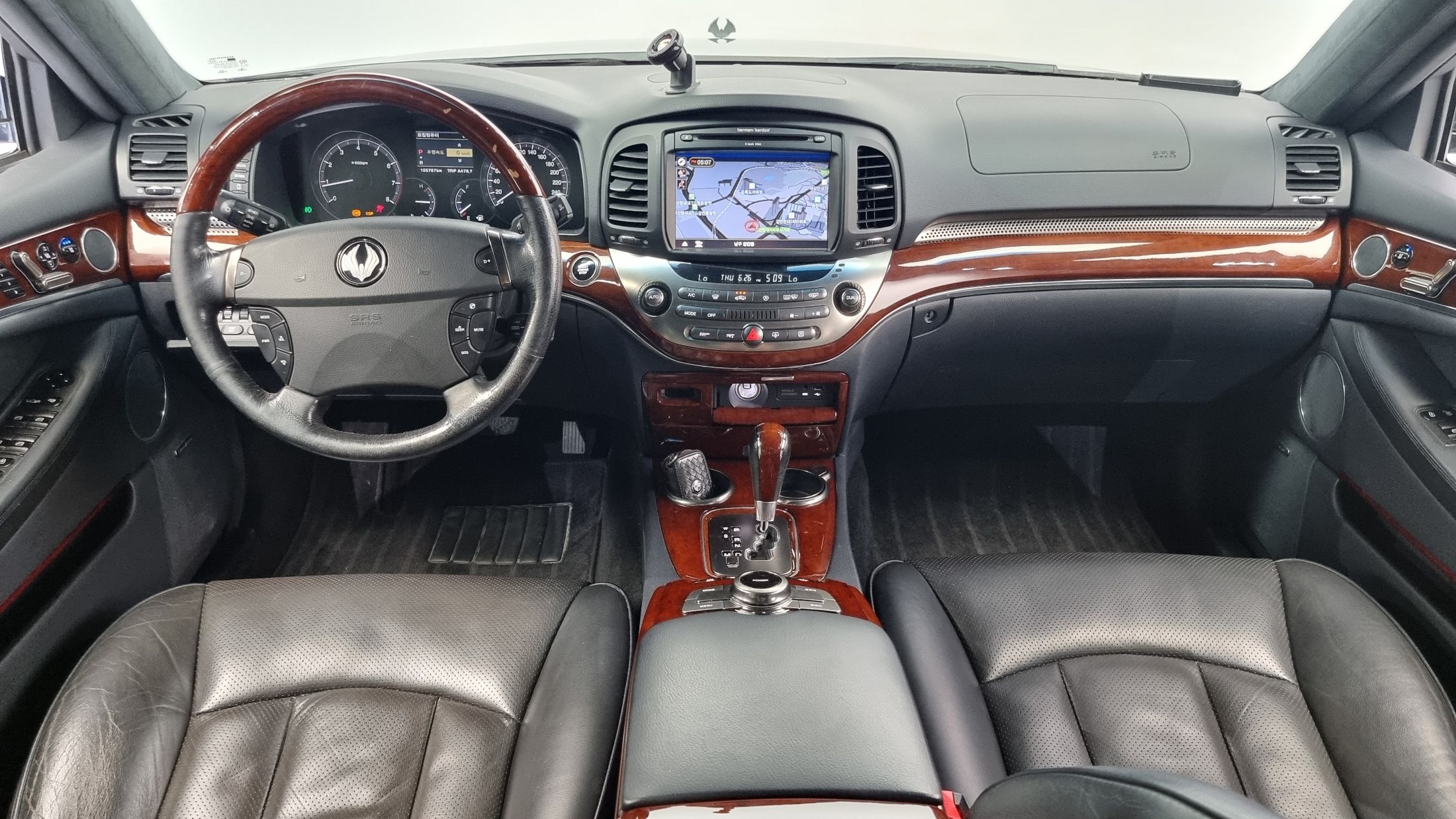 SSANGYONG CHAIRMAN W 2010