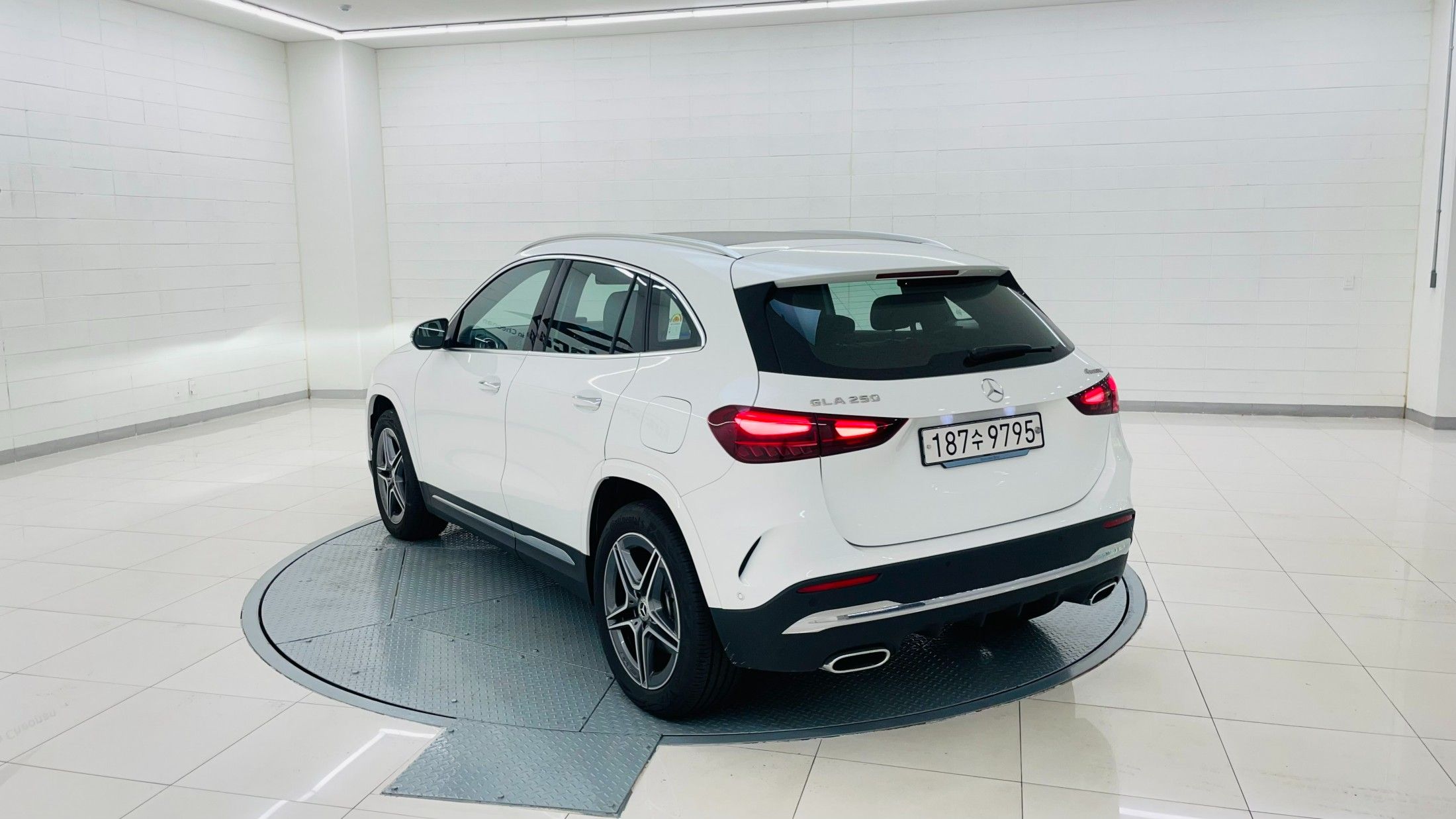 MERCEDES BENZ GLA-CLASS H247 2024